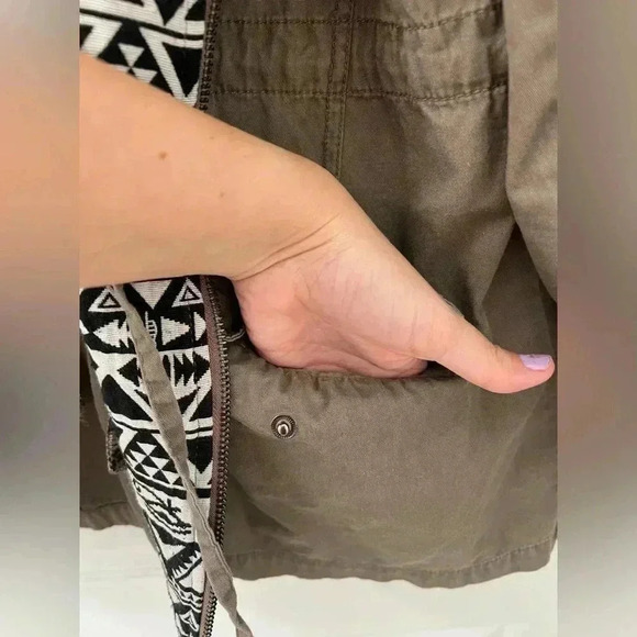 Blu Pepper Jacket (Size L) - Picture 7 of 12